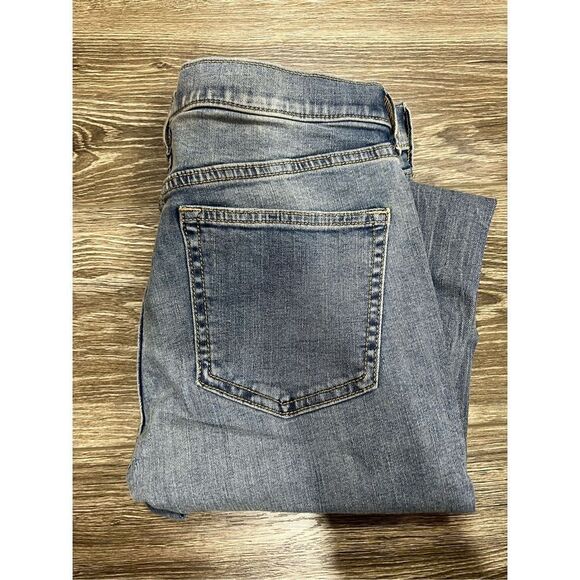 Boys Old Navy NWTs Distressed Jeans - Picture 1 of 5